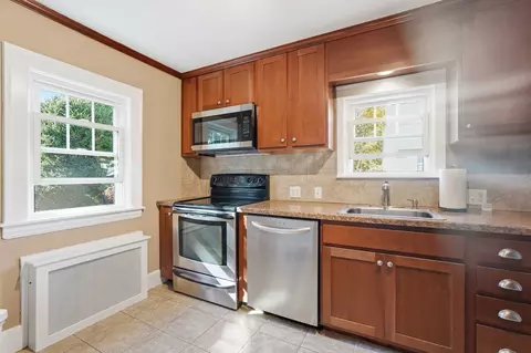Kitchen - 726 Allen St, Springfield, MA 01118 photo 3 of 4