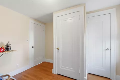 Entry Way - 726 Allen St, Springfield, MA 01118 photo 4 of 5