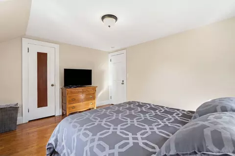 Bedroom - 726 Allen St, Springfield, MA 01118 photo 3 of 5