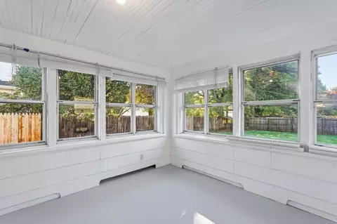Exterior - 726 Allen St, Springfield, MA 01118 photo 5 of 8
