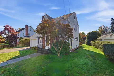Exterior - 726 Allen St, Springfield, MA 01118 photo 3 of 8