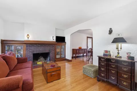 Living - 726 Allen St, Springfield, MA 01118 photo 3 of 3