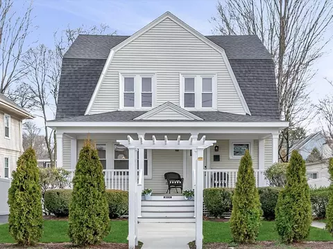 2031 Commonwealth, Auburndale, MA 02466
