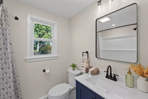 Bath - 11 Timrod Dr, Worcester, MA 01603 photo 1 of 2