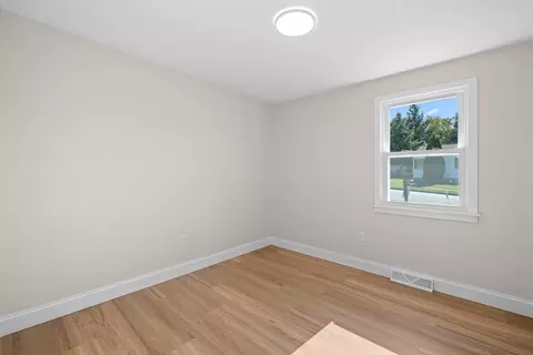 Bedroom - 11 Timrod Dr, Worcester, MA 01603 photo 5 of 6