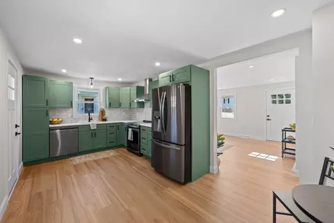 Entry Way - 11 Timrod Dr, Worcester, MA 01603 photo 1 of 3