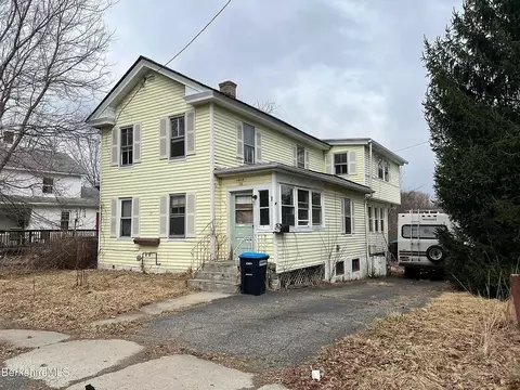 16 King St, Pittsfield, MA 01201