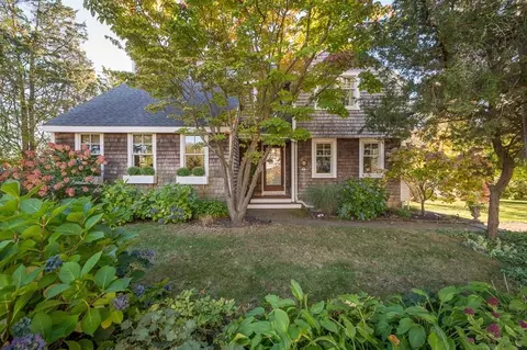 1 Beachview Ln, Ipswich, MA 01938
