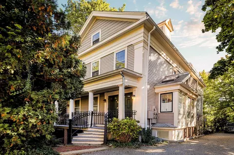 90 Putnam Ave #3, Cambridge, MA 02139