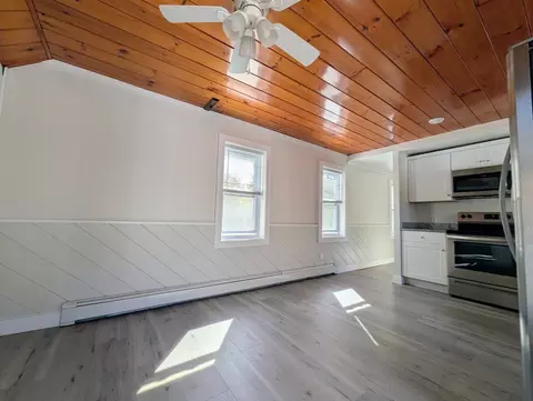 Living - 532 Main St, Wareham, MA 02571 photo 4 of 4