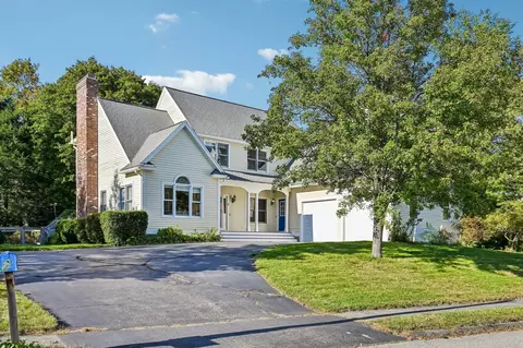 2 Stone Meadow Farm Dr, Shrewsbury, MA 01545