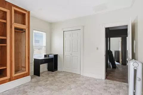 Entry Way - 54 Commonwealth Ave, Springfield, MA 01108 photo 5 of 6