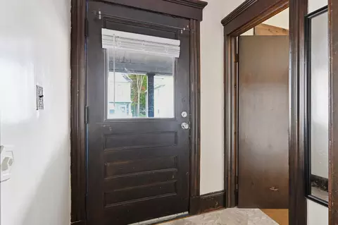 Entry Way - 54 Commonwealth Ave, Springfield, MA 01108 photo 1 of 6
