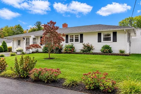 29 Ernest St, Holbrook, MA 02343