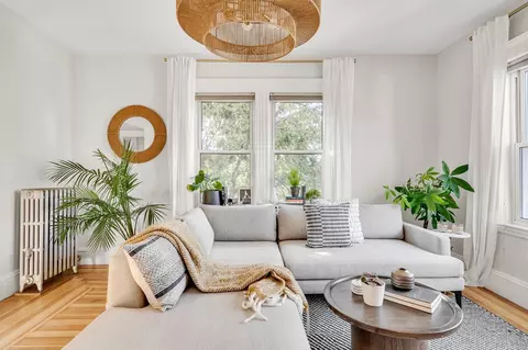 122-126 Harvey St #3, Cambridge, MA 02140