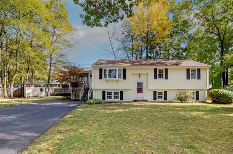 12 Amy Ave, Leominster, MA 01453