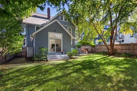 Exterior - 116 Fuller St, Brookline, MA 02446 photo 6 of 8