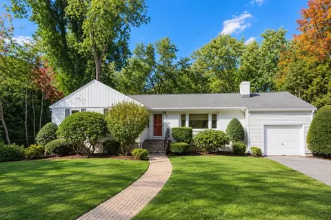 16 Stanley Rd, Waban, MA 02468