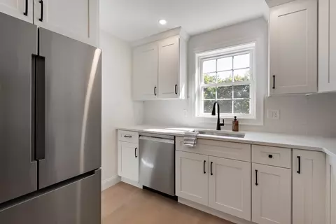 Kitchen - 19 Paris St #4, Everett, MA 02149 photo 6 of 7