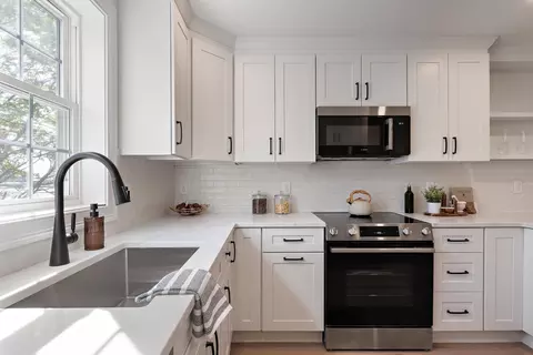 Kitchen - 19 Paris St #4, Everett, MA 02149 photo 3 of 7