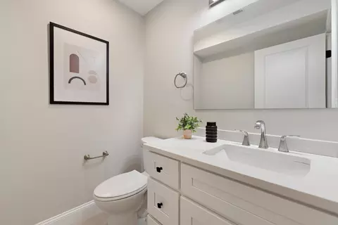 Bath - 19 Paris St #4, Everett, MA 02149 photo 1 of 6