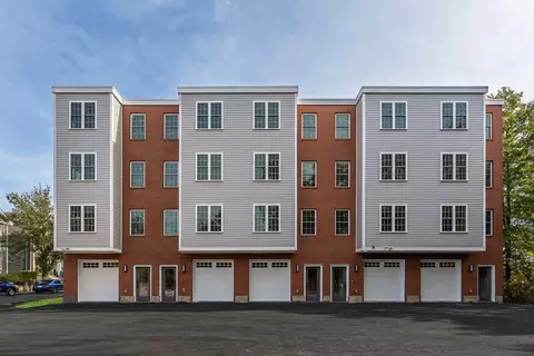 Exterior - 19 Paris St #4, Everett, MA 02149 photo 1 of 1