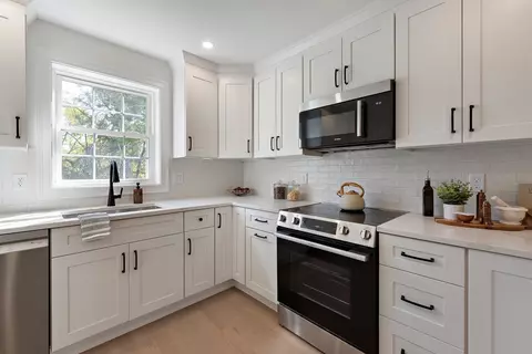 Kitchen - 19 Paris St #4, Everett, MA 02149 photo 5 of 7