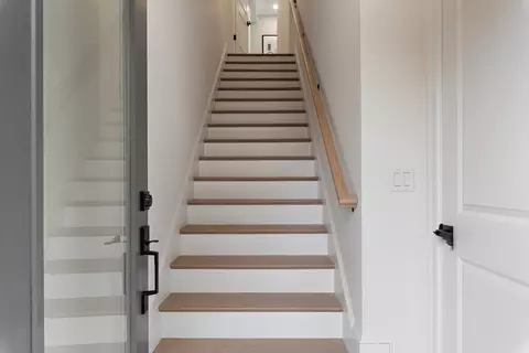 Entry Way - 19 Paris St #4, Everett, MA 02149 photo 1 of 1