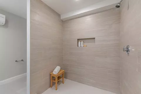 Bath - 19 Paris St #4, Everett, MA 02149 photo 6 of 6