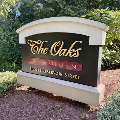 216 Reservoir St #101, Holden, MA 01520