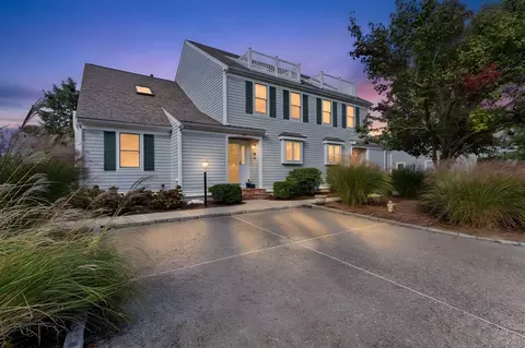 62 Grand Ave # A, Falmouth, MA 02540