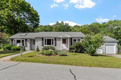 8 Story Acres Rd, Essex, MA 01929