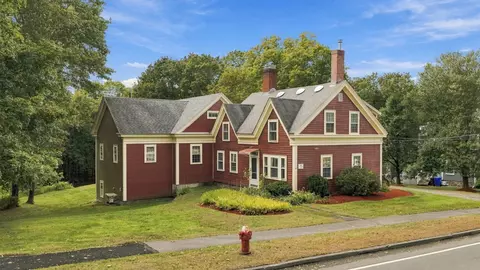 39 High St, Topsfield, MA 01983