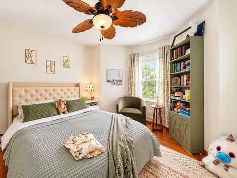Bedroom - 33 Coburn Ave, Worcester, MA 01604 photo 1 of 6