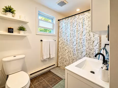 Bath - 33 Coburn Ave, Worcester, MA 01604 photo 1 of 2
