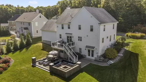 Exterior - 33 Oak Ledge Cir, Rowley, MA 01969 photo 2 of 12