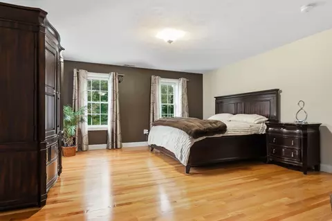 Bedroom - 33 Oak Ledge Cir, Rowley, MA 01969 photo 3 of 5
