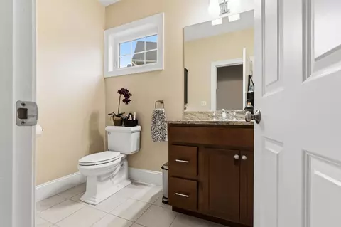 Entry Way - 33 Oak Ledge Cir, Rowley, MA 01969 photo 2 of 3