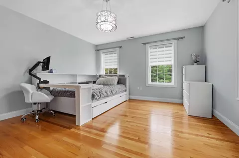 Bedroom - 33 Oak Ledge Cir, Rowley, MA 01969 photo 2 of 5