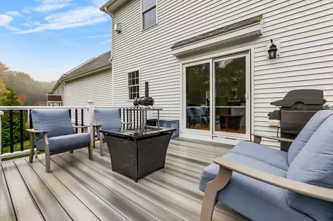 Exterior - 33 Oak Ledge Cir, Rowley, MA 01969 photo 11 of 12