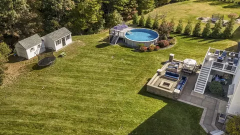 Exterior - 33 Oak Ledge Cir, Rowley, MA 01969 photo 10 of 12