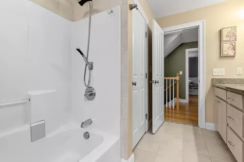 Bath - 33 Oak Ledge Cir, Rowley, MA 01969 photo 3 of 4