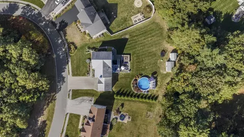 View/Area - 33 Oak Ledge Cir, Rowley, MA 01969 photo 6 of 7