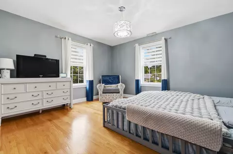 Bedroom - 33 Oak Ledge Cir, Rowley, MA 01969 photo 5 of 5