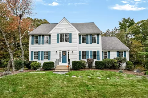 Exterior - 20 River Edge Rd, Mansfield, MA 02048 photo 2 of 8