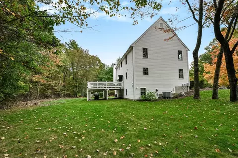 Exterior - 20 River Edge Rd, Mansfield, MA 02048 photo 5 of 8