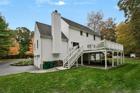 Exterior - 20 River Edge Rd, Mansfield, MA 02048 photo 4 of 8