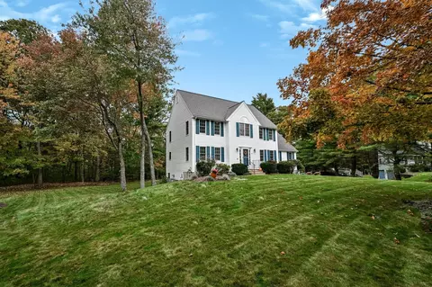 Exterior - 20 River Edge Rd, Mansfield, MA 02048 photo 3 of 8