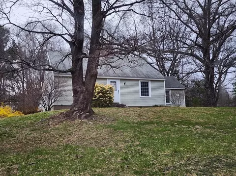 7 Windle Ave, Grafton, MA 01536