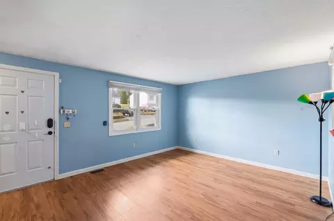 Living - 27 Timrod Dr # A, Worcester, MA 01603 photo 2 of 4